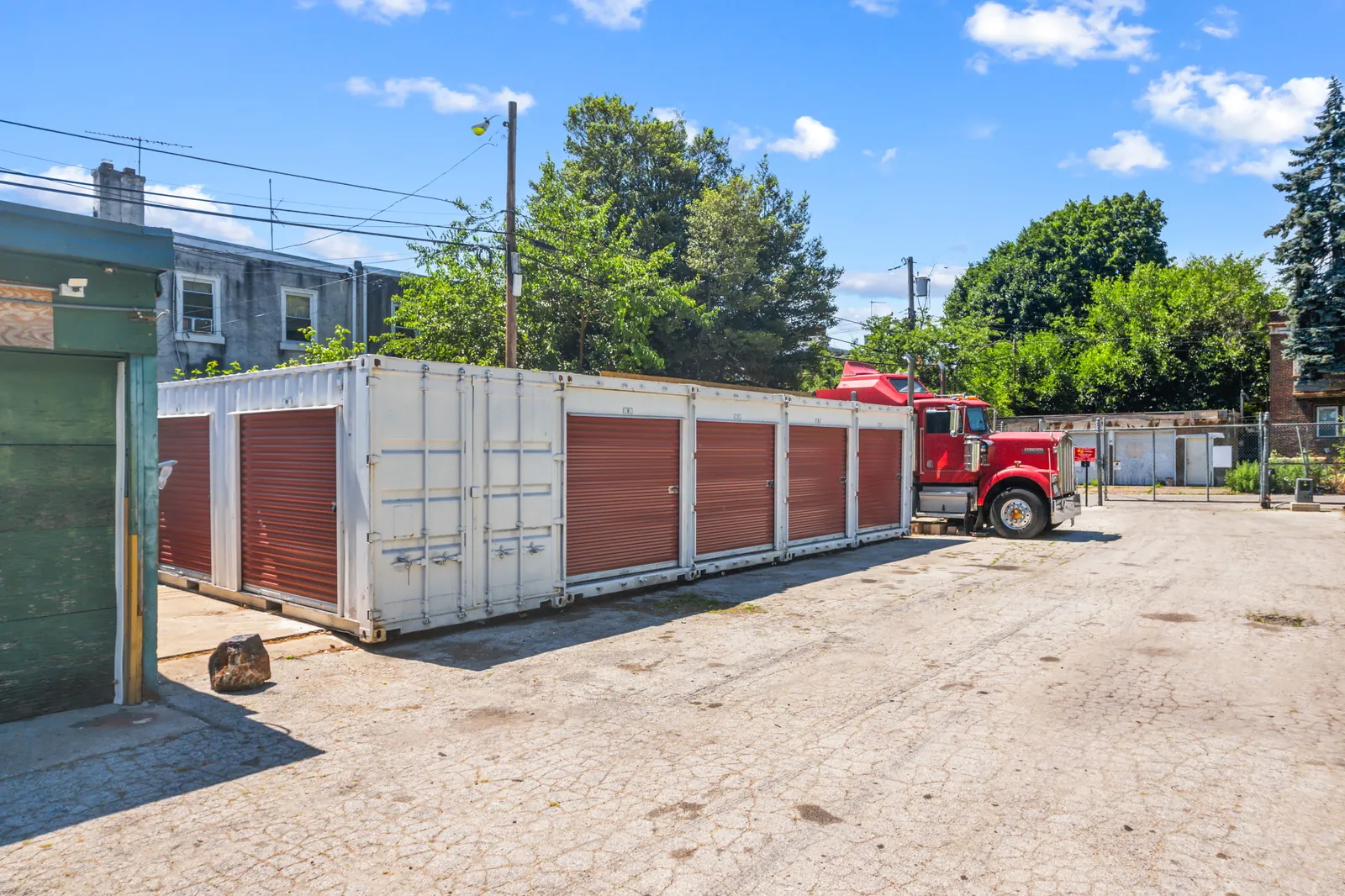 901 E 10th St today, photo 2